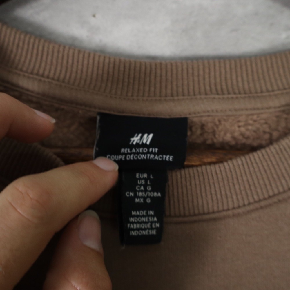 H&M Relaxed Fit Crewneck Sweatshirt Large Brown Pullover - Picture 3 of 6